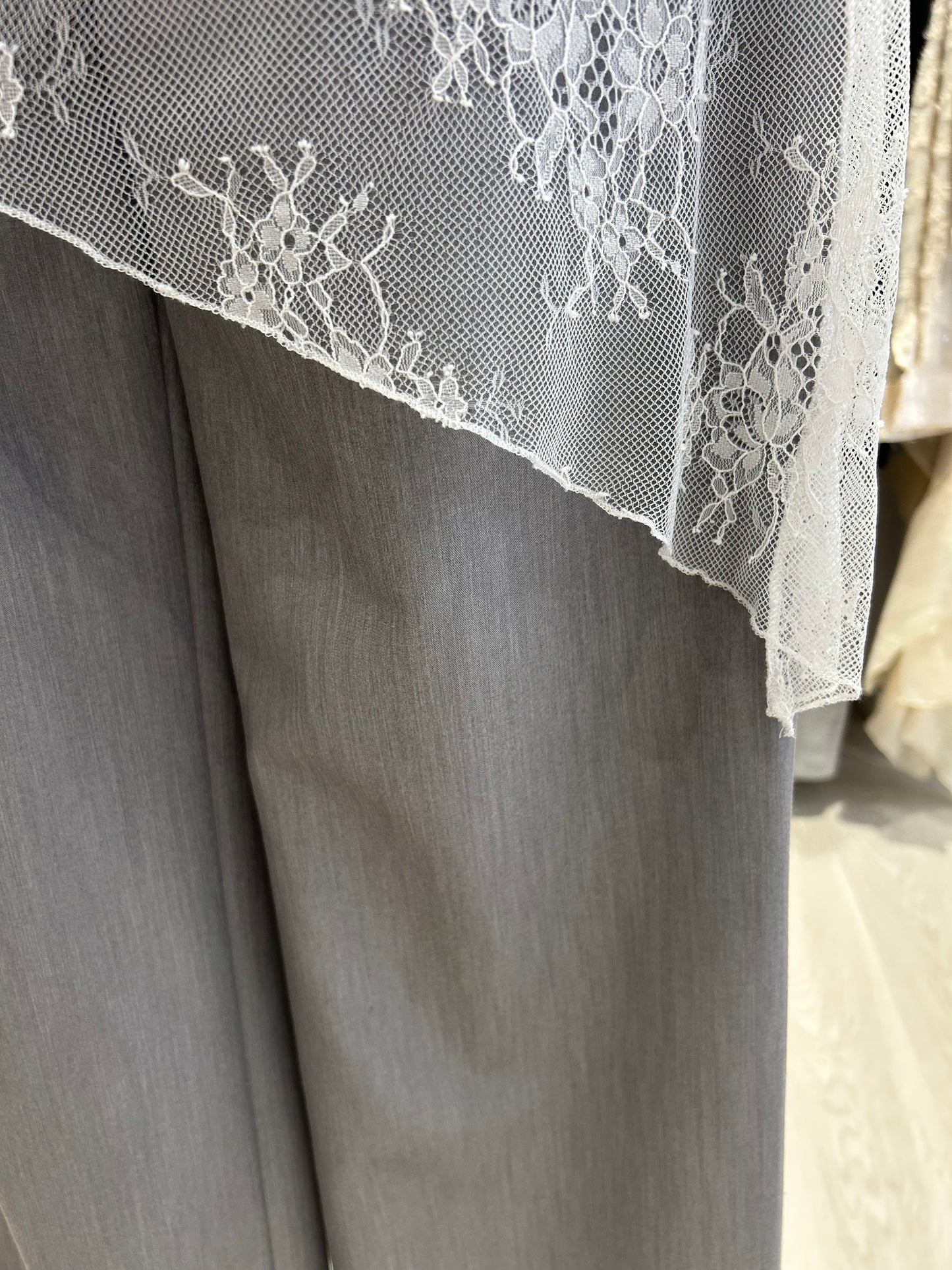 Pantalone con pareo in pizzo