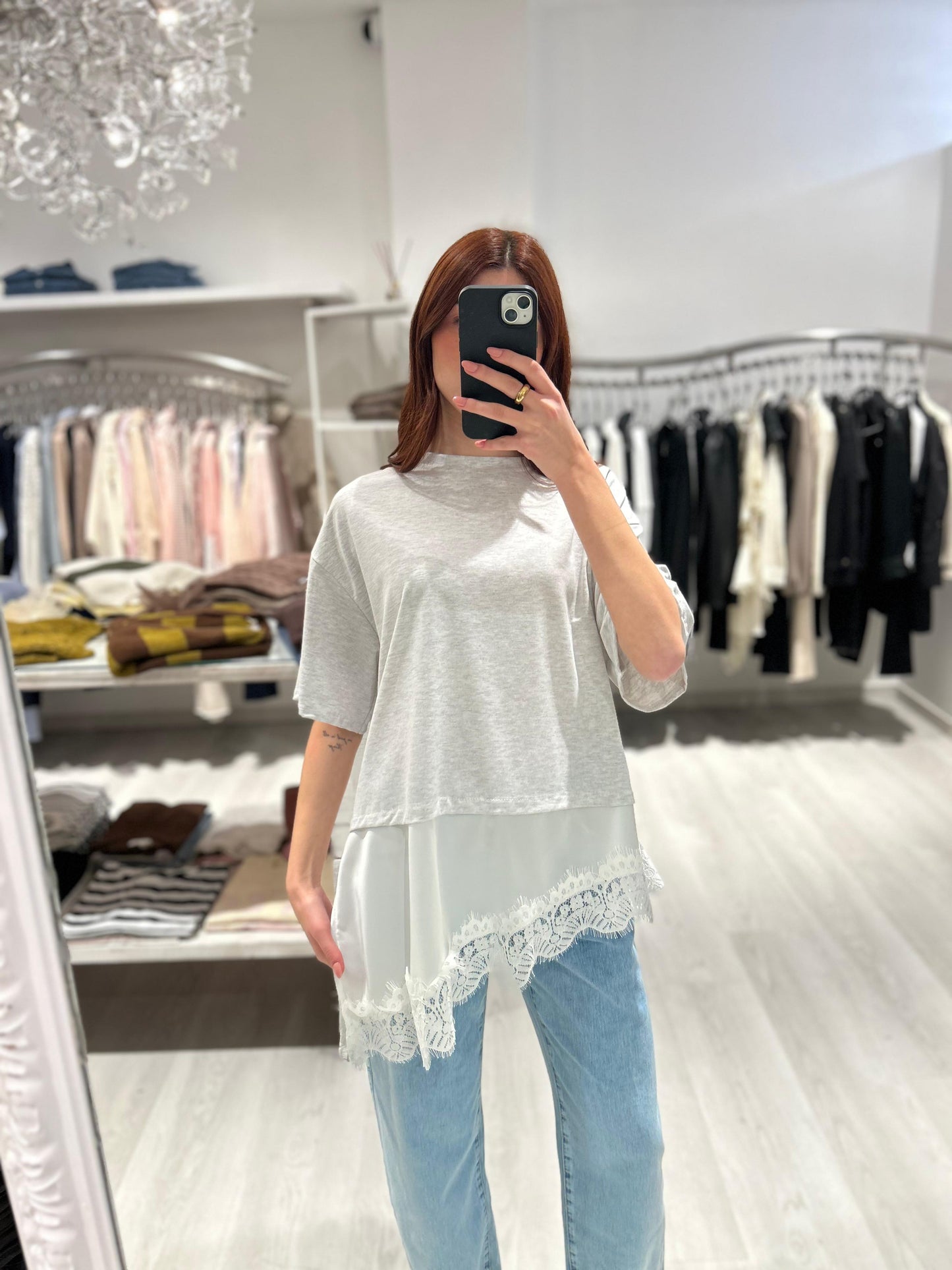 T-shirt manica corta con pizzo