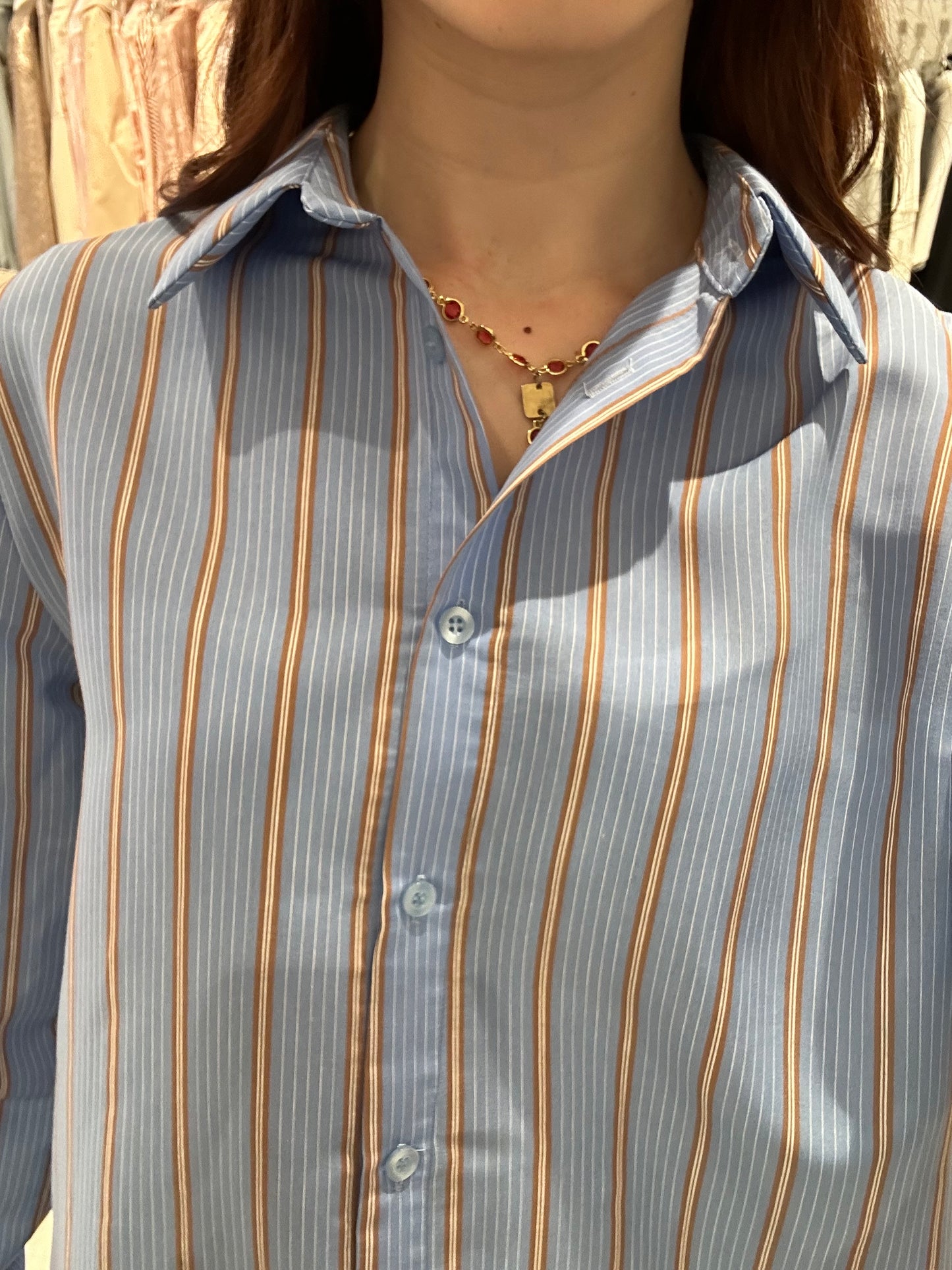 Camicia con spacco sulla schiena