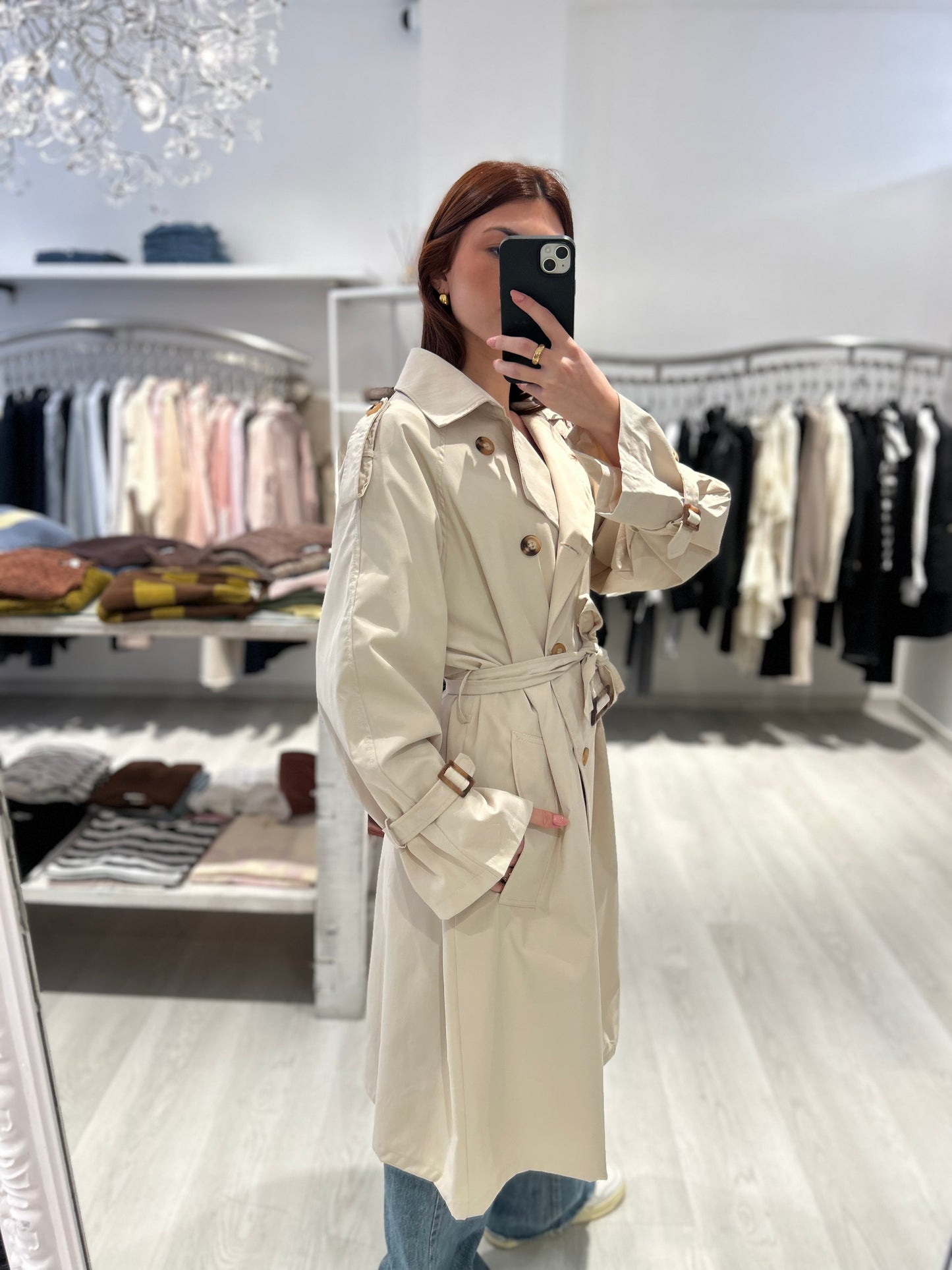 Trench lungo con cintura
