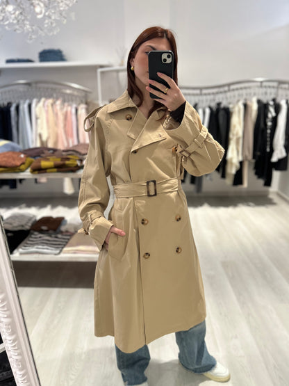 Trench lungo con cintura